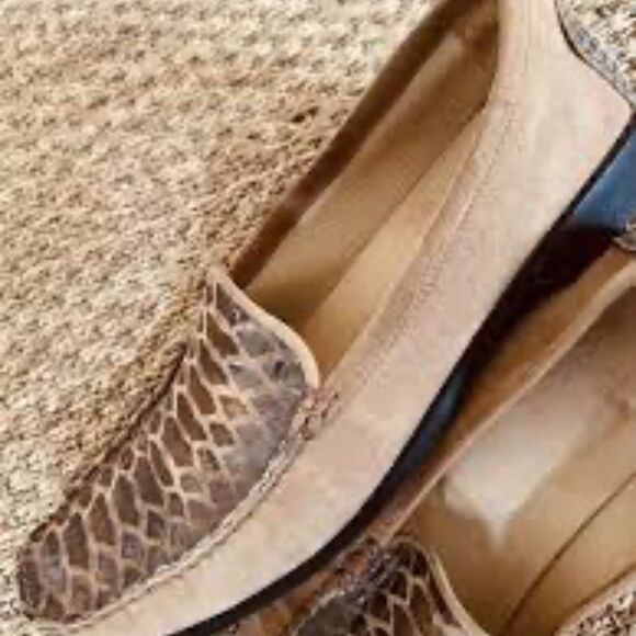 NEW 🎉 Stuart Weitzman Flat Suede Leather Python Loafers - Picture 1 of 9